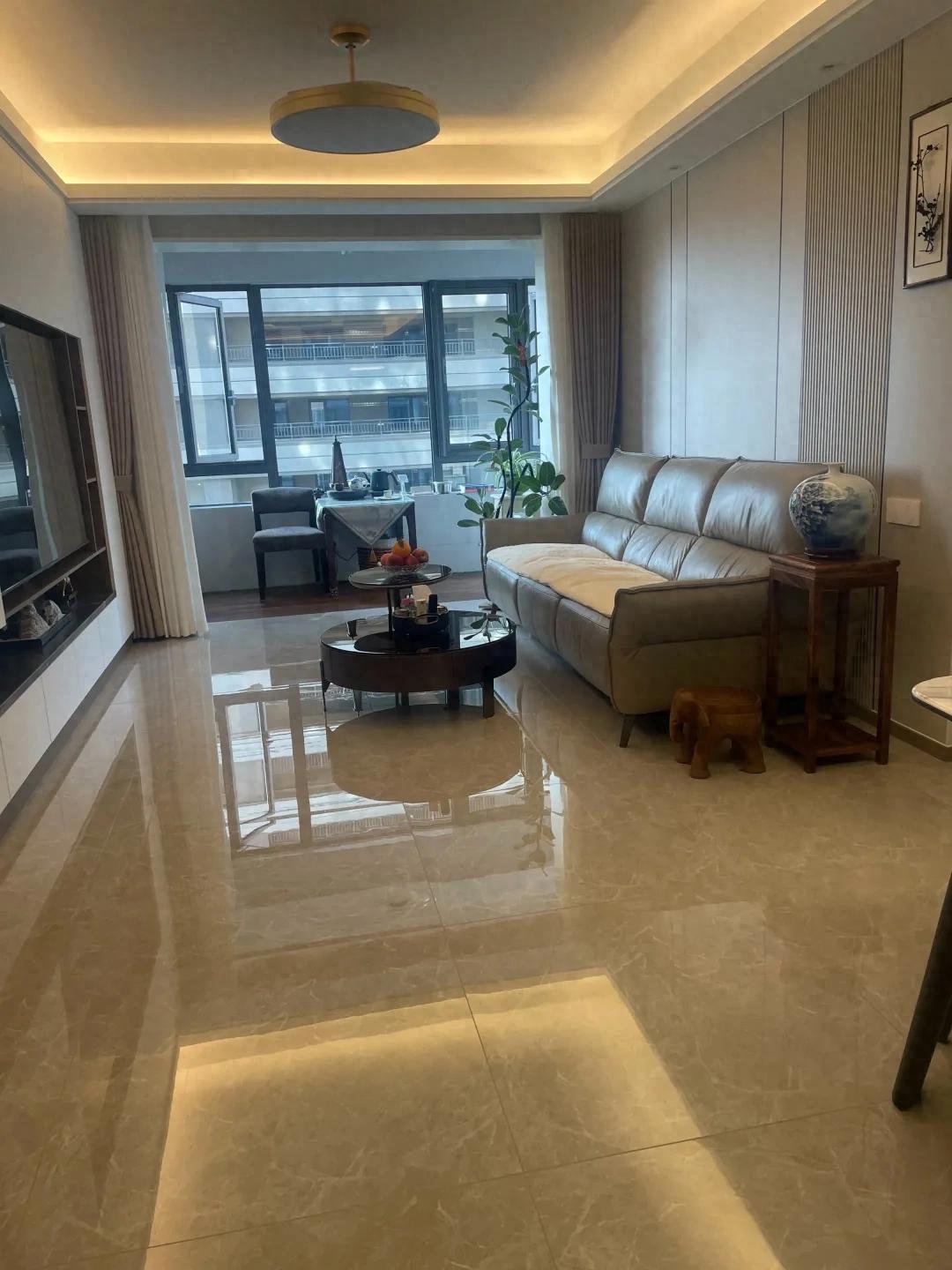 女人找两个鸭子伺候_不花钱交友网找富婆_