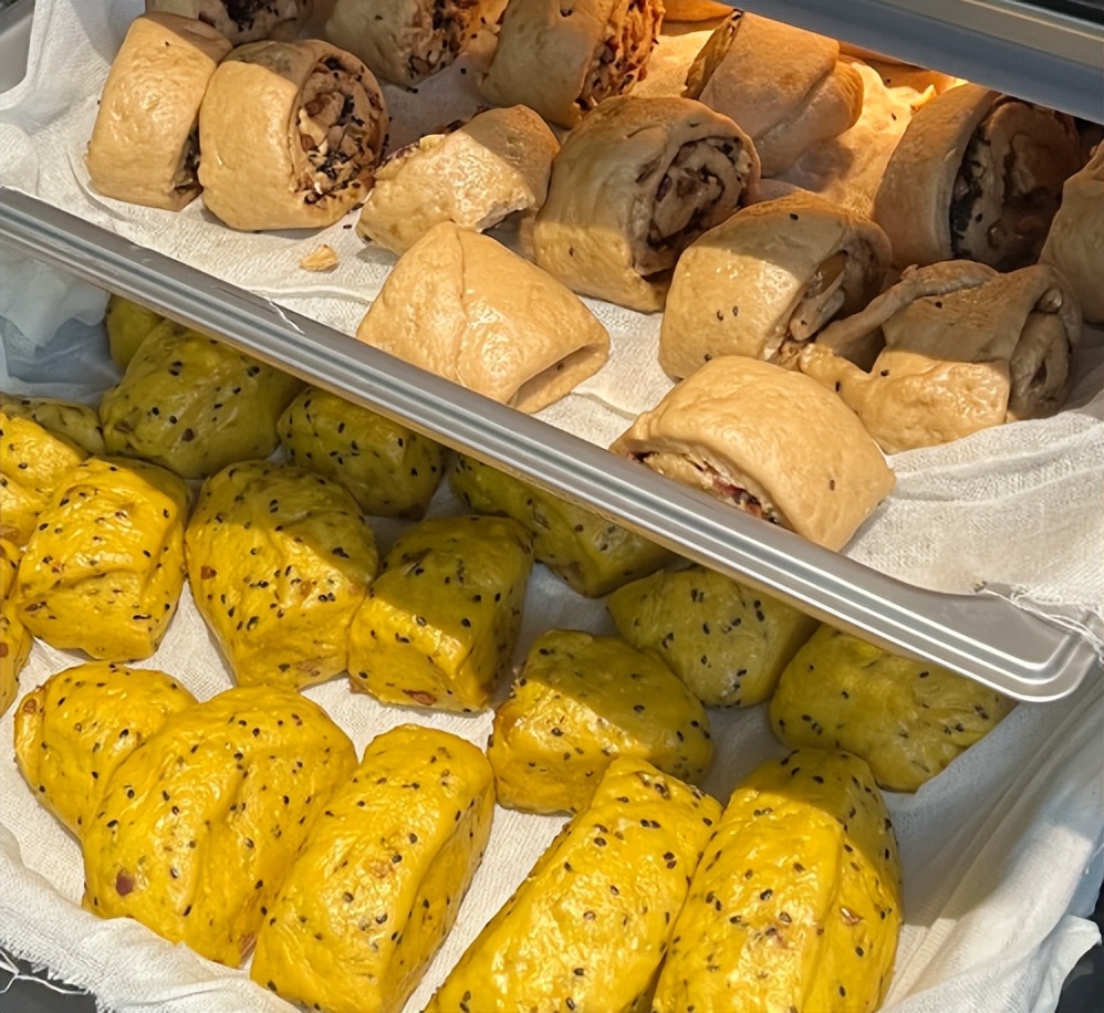 _建议各位：若不差钱，厨房添置这4样家电，能让幸福感加倍提升_家电加倍样厨房能添置感应灯吗