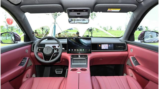 问界M7首日订单爆火，配置齐全，空间大智能全家适用-有驾