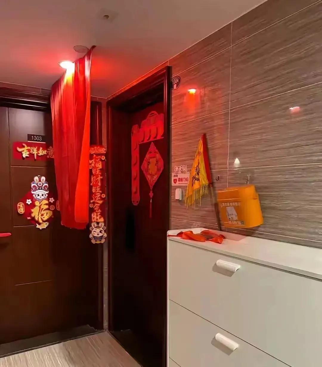 邻居占用公共走廊面积如何起诉__邻居占用过道公共空间