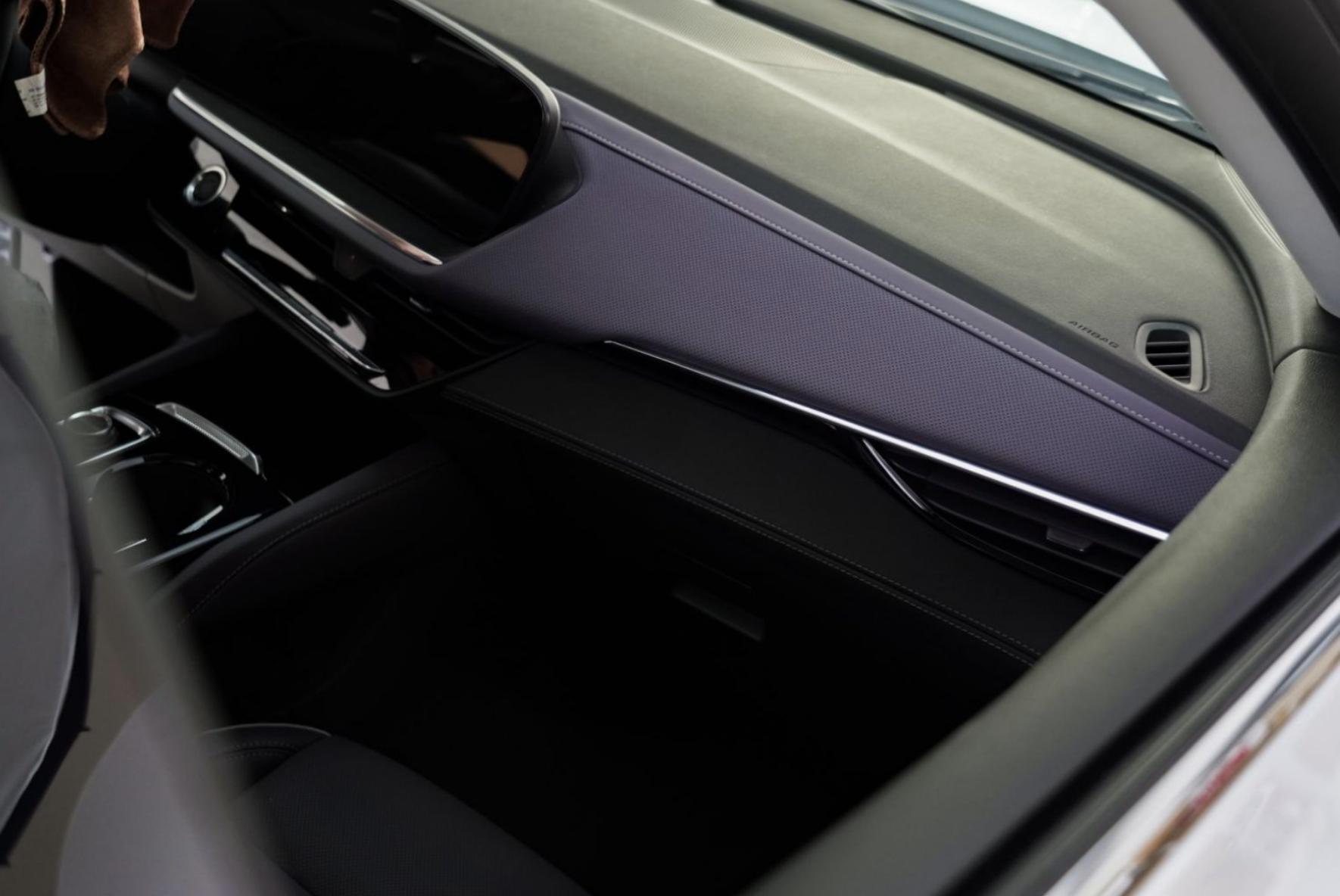 别克紫色轿车_别克紫色的车_