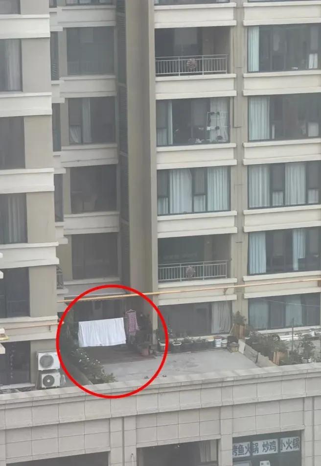 买了低层带露台的房子，以为是捡到宝了，入住后才知是噩梦的开始_买了低层带露台的房子，以为是捡到宝了，入住后才知是噩梦的开始_