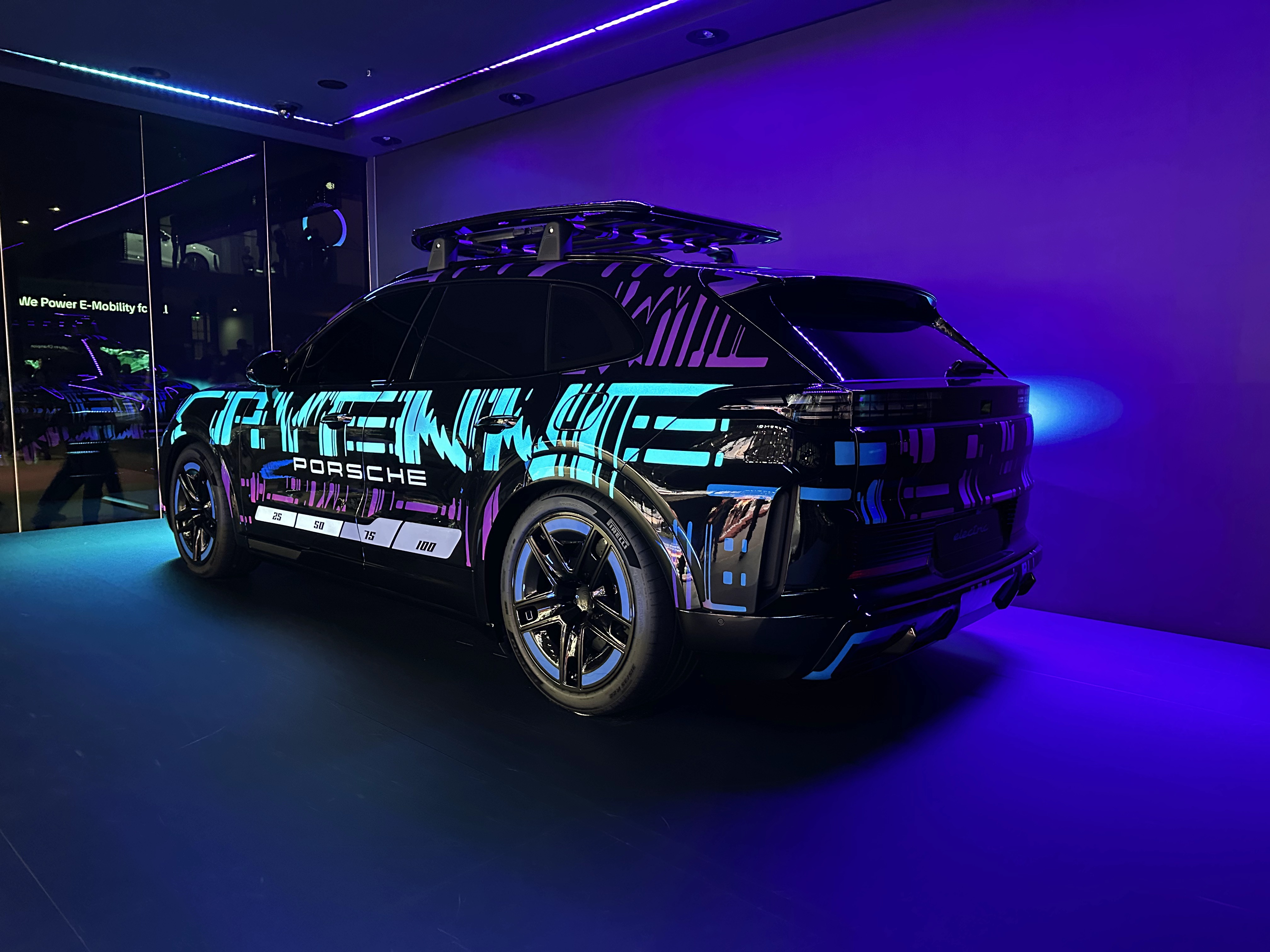 _保时捷电桩安装教程视频_保时捷电动汽车电池供应商