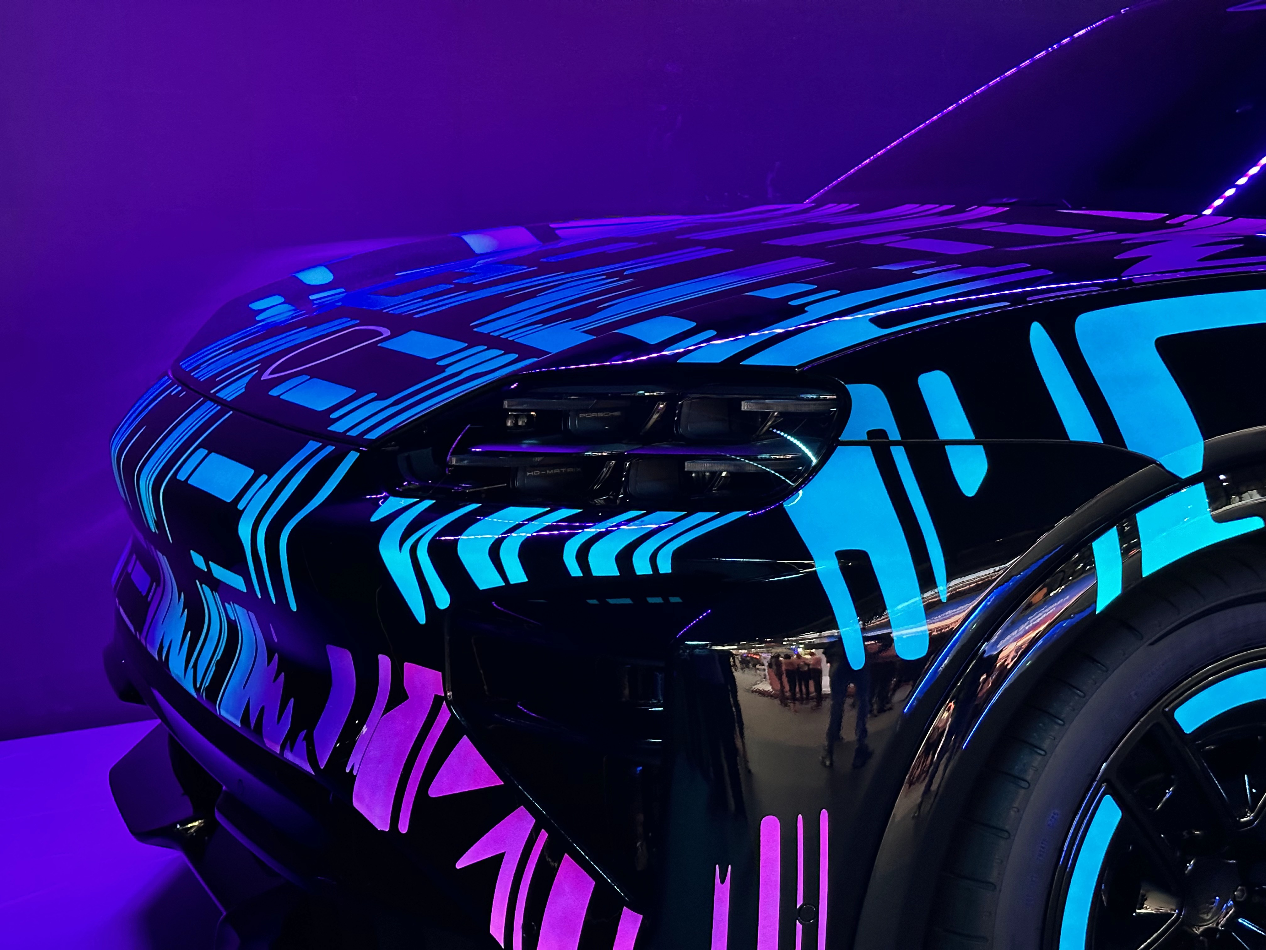 _保时捷电动汽车电池供应商_保时捷电桩安装教程视频