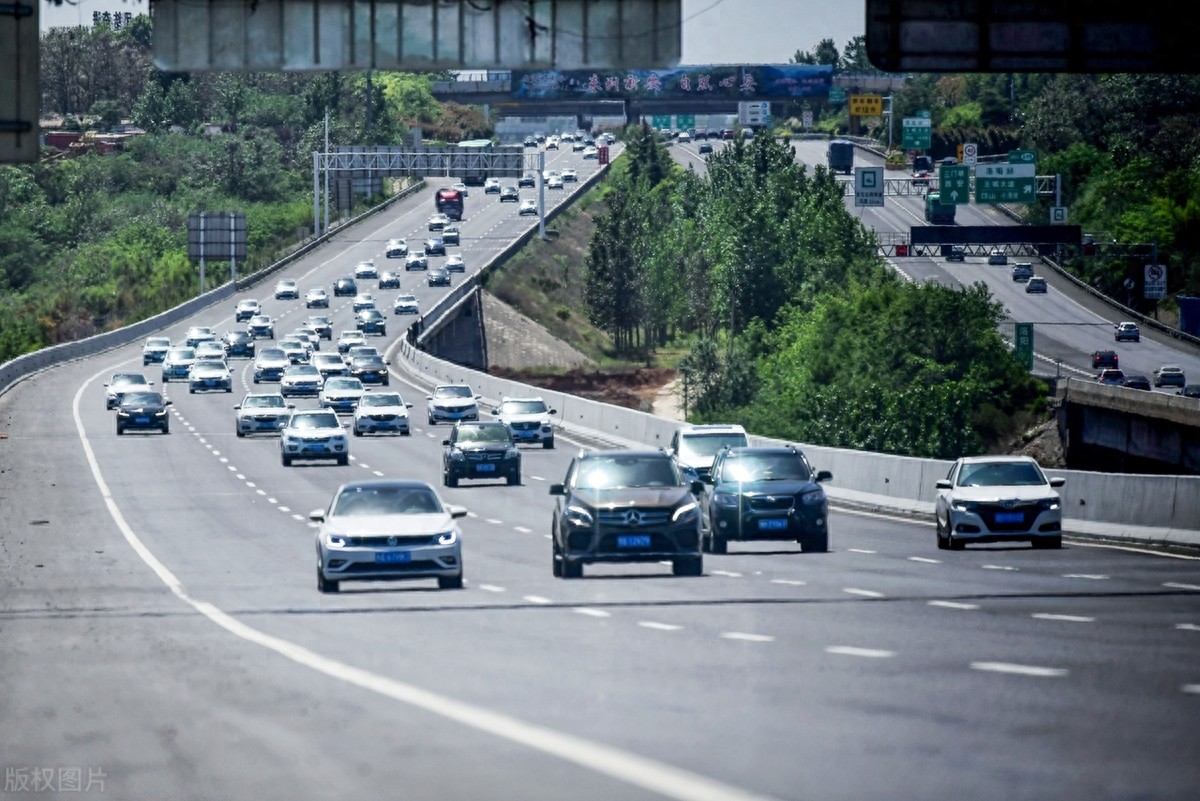 _中国汽车为什么敢越卖越贵？生活水平提高了？美媒研究透露了端倪_中国汽车为什么敢越卖越贵？生活水平提高了？美媒研究透露了端倪