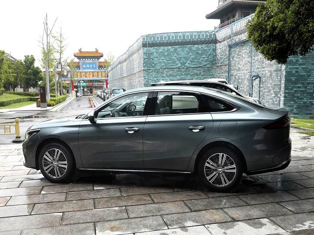 年轻人的第一台AMG，车长超2米8，续航1700km，要火-有驾