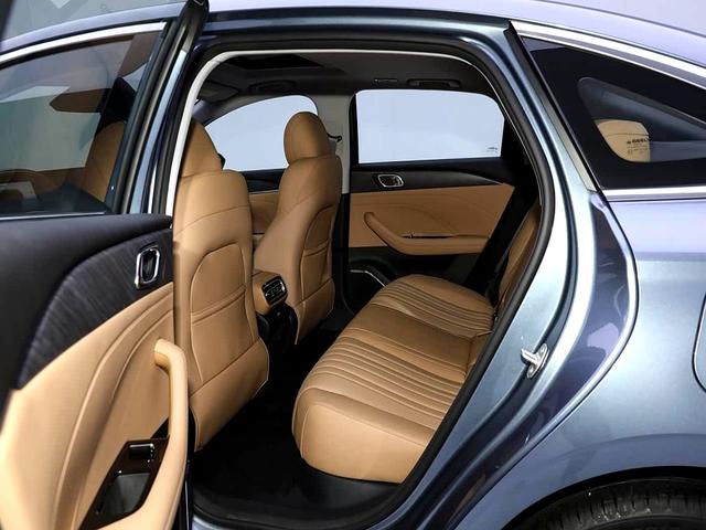 年轻人的第一台AMG，车长超2米8，续航1700km，要火-有驾