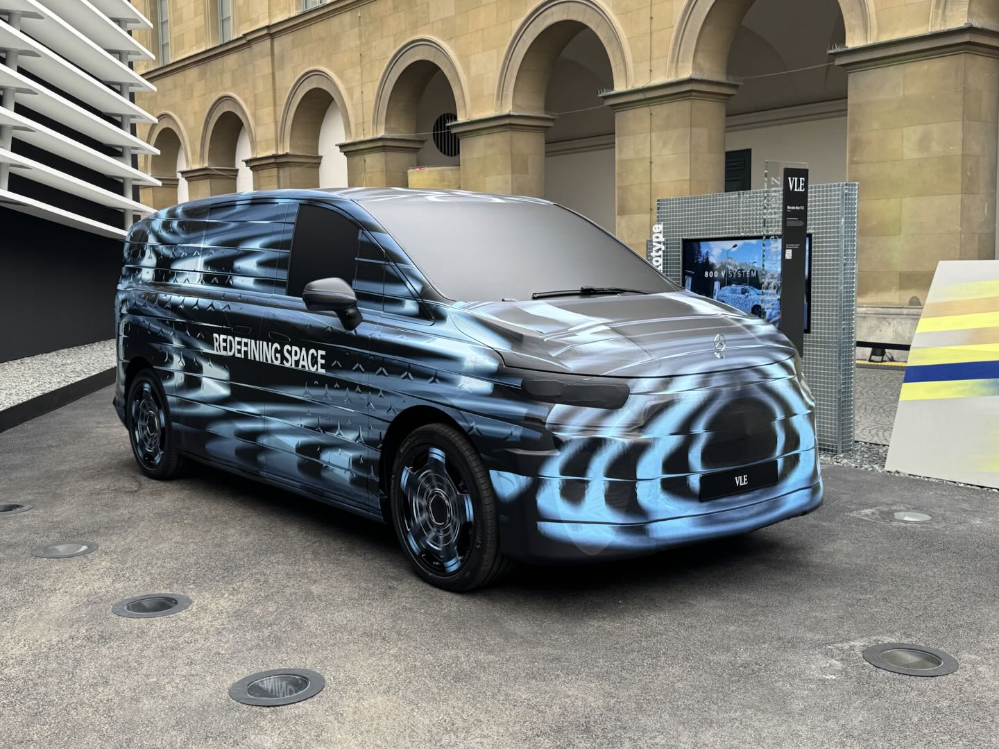 新车 | 2026年国产/纯电中大型MPV 奔驰VLE伪装原型车亮相慕尼黑车展_新车 | 2026年国产/纯电中大型MPV 奔驰VLE伪装原型车亮相慕尼黑车展_