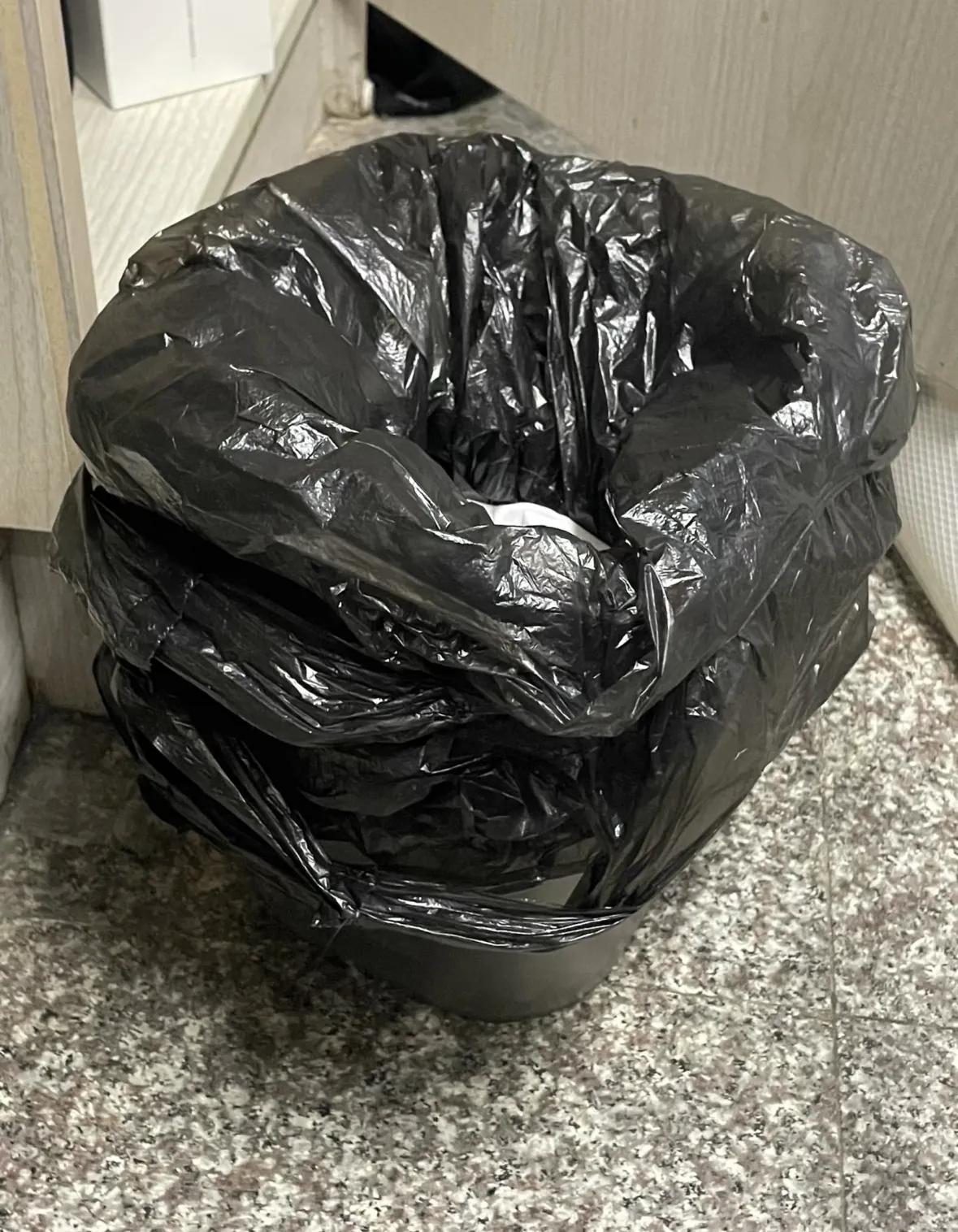 _被网友的“收纳智慧”折服了！不花啥钱，厨房就能井井有条！_被网友的“收纳智慧”折服了！不花啥钱，厨房就能井井有条！