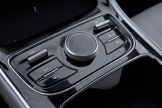 新能源神车来了 静态体验吉利银河星耀6