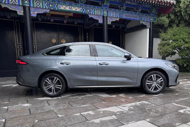 新能源神车来了 静态体验吉利银河星耀6