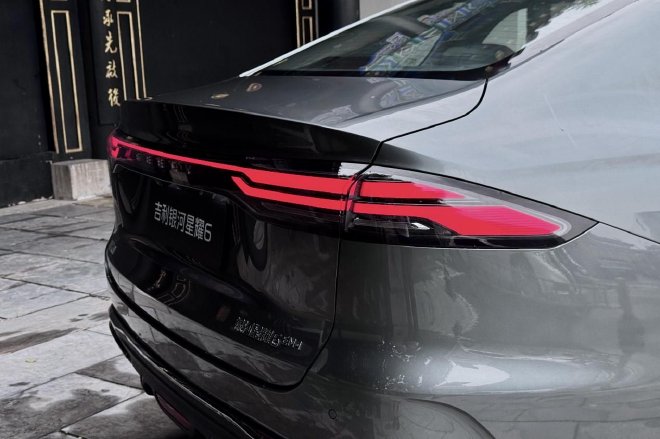 新能源神车来了 静态体验吉利银河星耀6