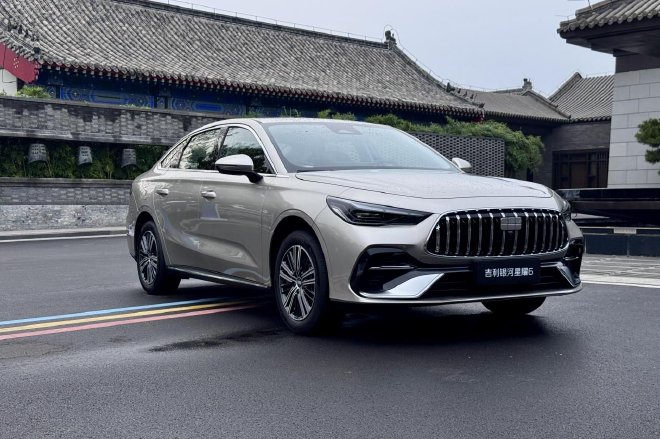 新能源神车来了 静态体验吉利银河星耀6