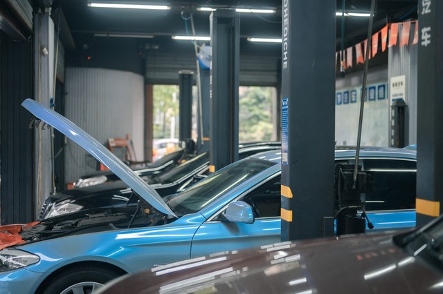 新能源车抛弃麦弗逊悬架！油车还用是因为抠门吗？工程师一语道破__新能源车抛弃麦弗逊悬架！油车还用是因为抠门吗？工程师一语道破