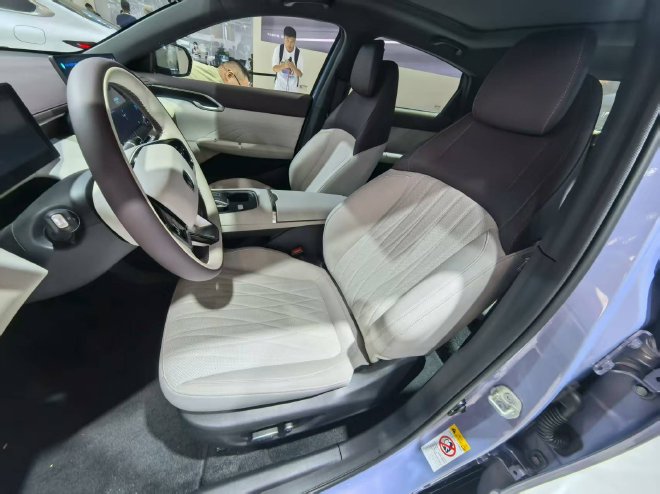 限时售价7.29-8.49万元 长安第四代逸动正式上市