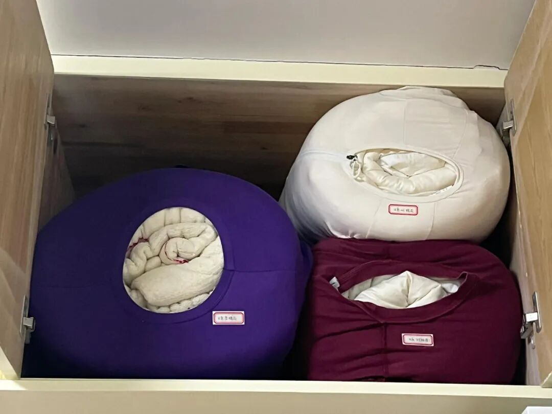 被中年阿姨的“衣柜收纳”折服了，换个思路，家里就井井有条！_被中年阿姨的“衣柜收纳”折服了，换个思路，家里就井井有条！_