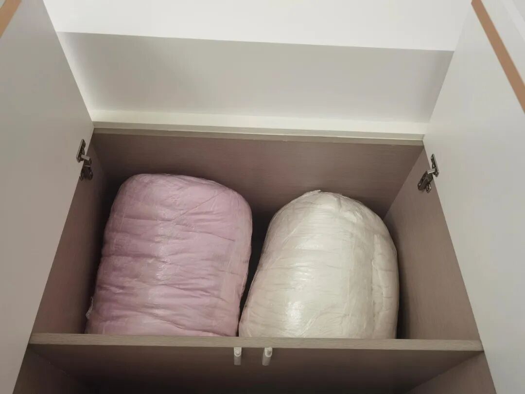 _被中年阿姨的“衣柜收纳”折服了，换个思路，家里就井井有条！_被中年阿姨的“衣柜收纳”折服了，换个思路，家里就井井有条！