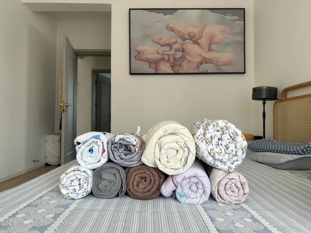 被中年阿姨的“衣柜收纳”折服了，换个思路，家里就井井有条！__被中年阿姨的“衣柜收纳”折服了，换个思路，家里就井井有条！