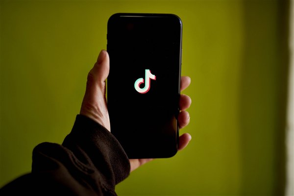 80后博主街拍陌生人：一周涨粉187万__80后博主街拍陌生人：一周涨粉187万