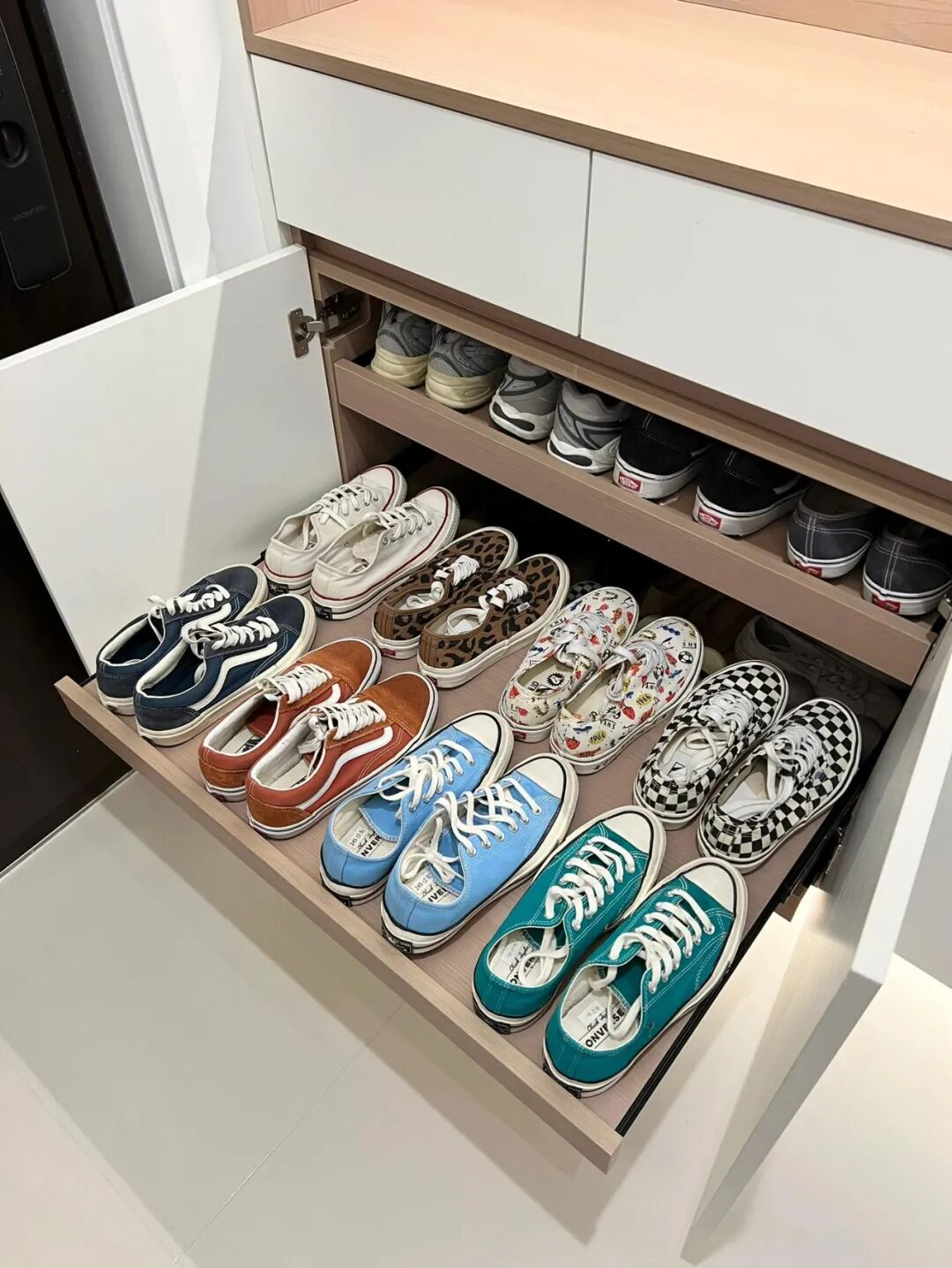 骗小萝莉邻居家里的_衣柜抽屉设计注意事项_