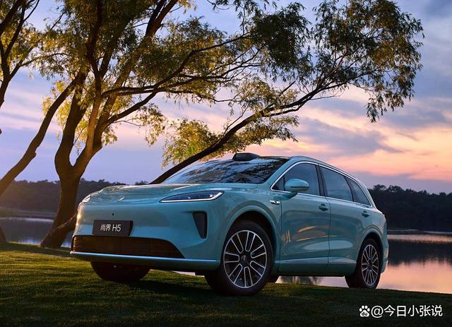 华为联手五菱打出“王炸”！10万级SUV标配顶级智驾，汽车市场要变天-有驾