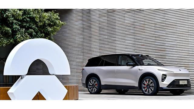 蔚来亏损破千亿,用户犹豫买车,新款车型成关键-有驾