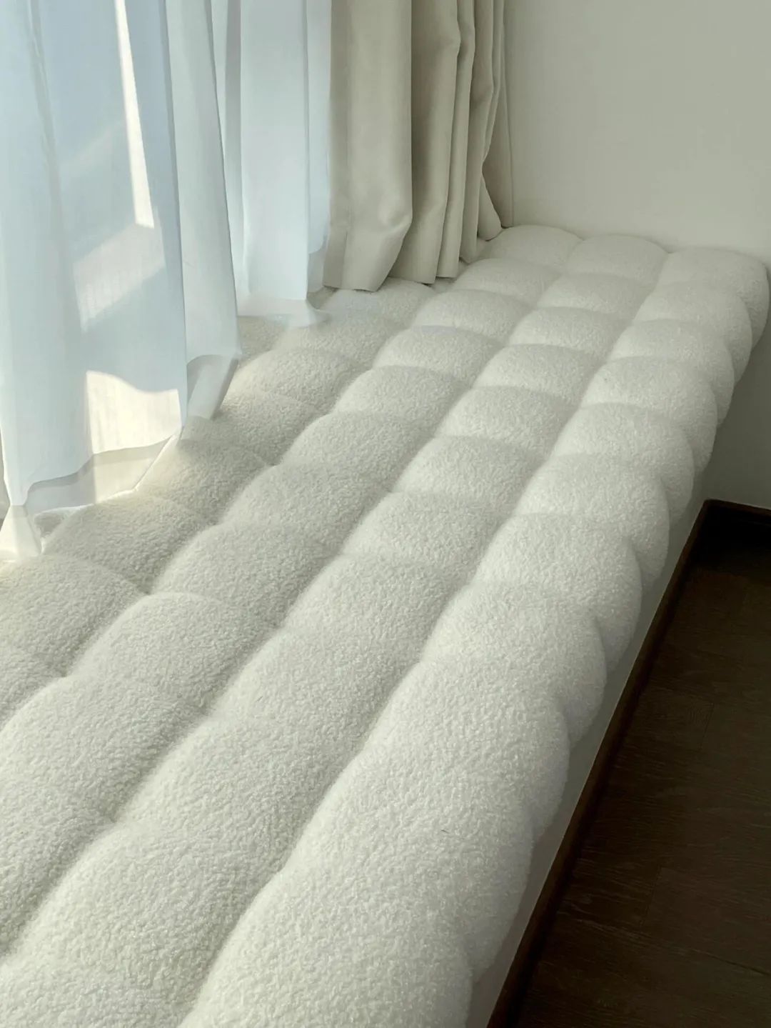 _被年轻人家的“飘窗设计”惊到了!打开思路后,直接就多了半间房_被年轻人家的“飘窗设计”惊到了!打开思路后,直接就多了半间房