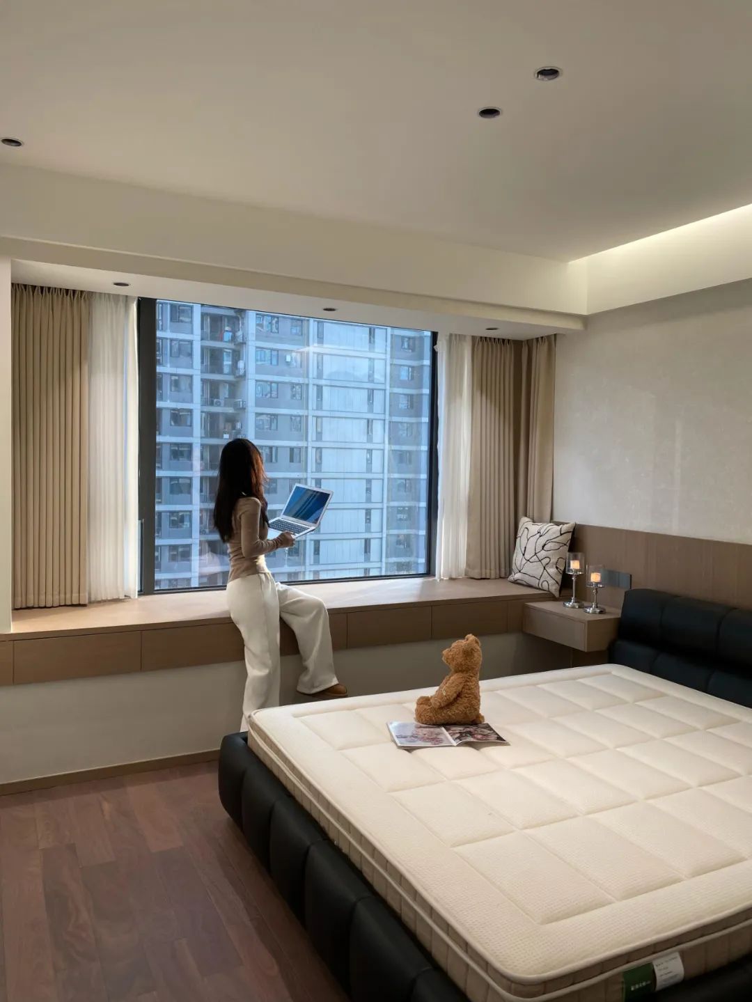 _被年轻人家的“飘窗设计”惊到了!打开思路后,直接就多了半间房_被年轻人家的“飘窗设计”惊到了!打开思路后,直接就多了半间房