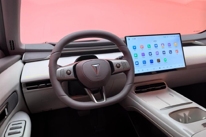 高颜值科技新物种 静态体验深蓝L06