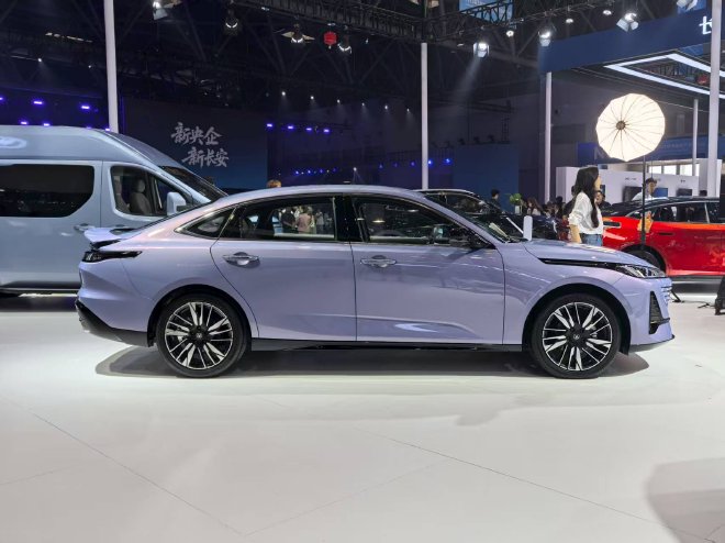 限时售价7.29-8.49万元 长安第四代逸动正式上市