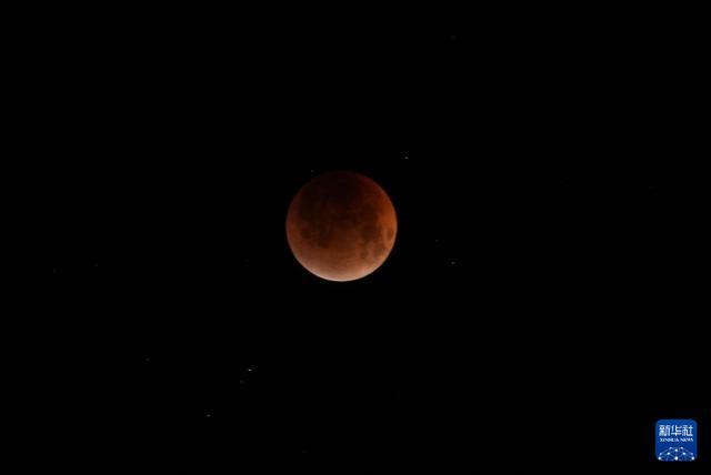 月亮脸红了是什么意思_月亮脸红了_