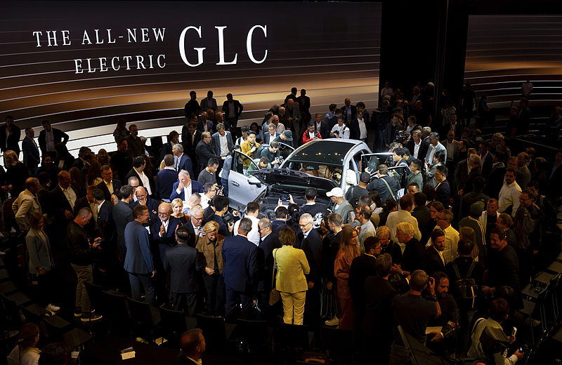 奔驰高管视频_奔驰高层管理人员_