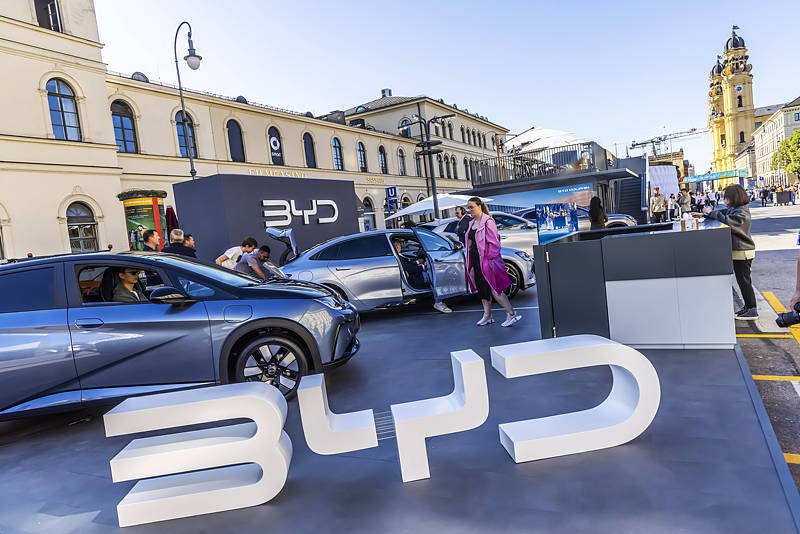 奔驰高层管理人员_奔驰高管视频_