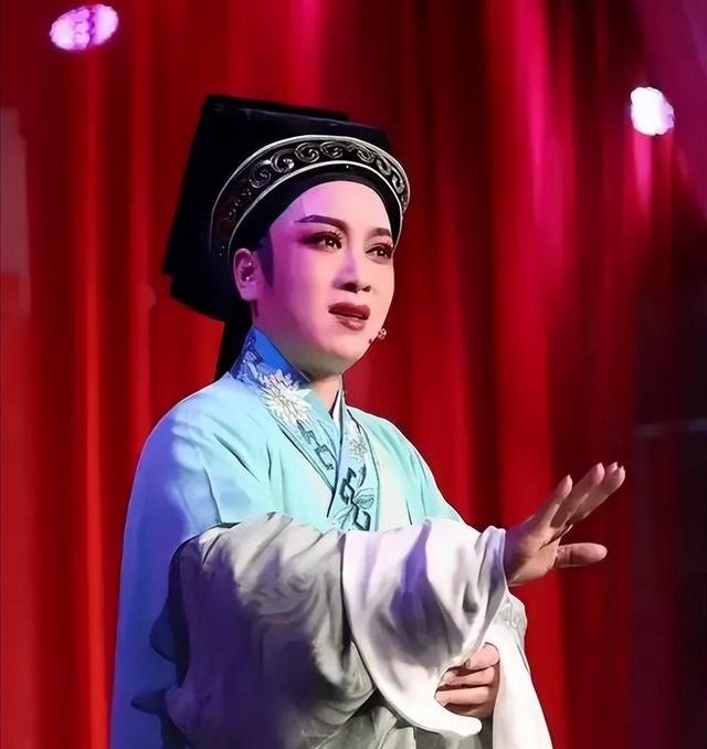 49岁孟再平骤逝:百万抗癌针无效!迈巴赫车队开道,独子却赤脚背草鞋-有驾