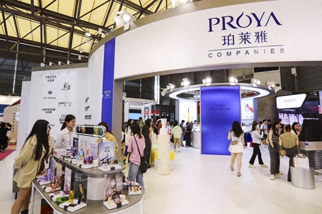 _“二代”接棒,业绩增速放缓主品牌收入下滑,珀莱雅拟赴港IPO_“二代”接棒,业绩增速放缓主品牌收入下滑,珀莱雅拟赴港IPO