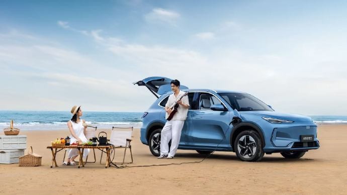 吉利电动汽车银色suv_吉利银河限量版suv_