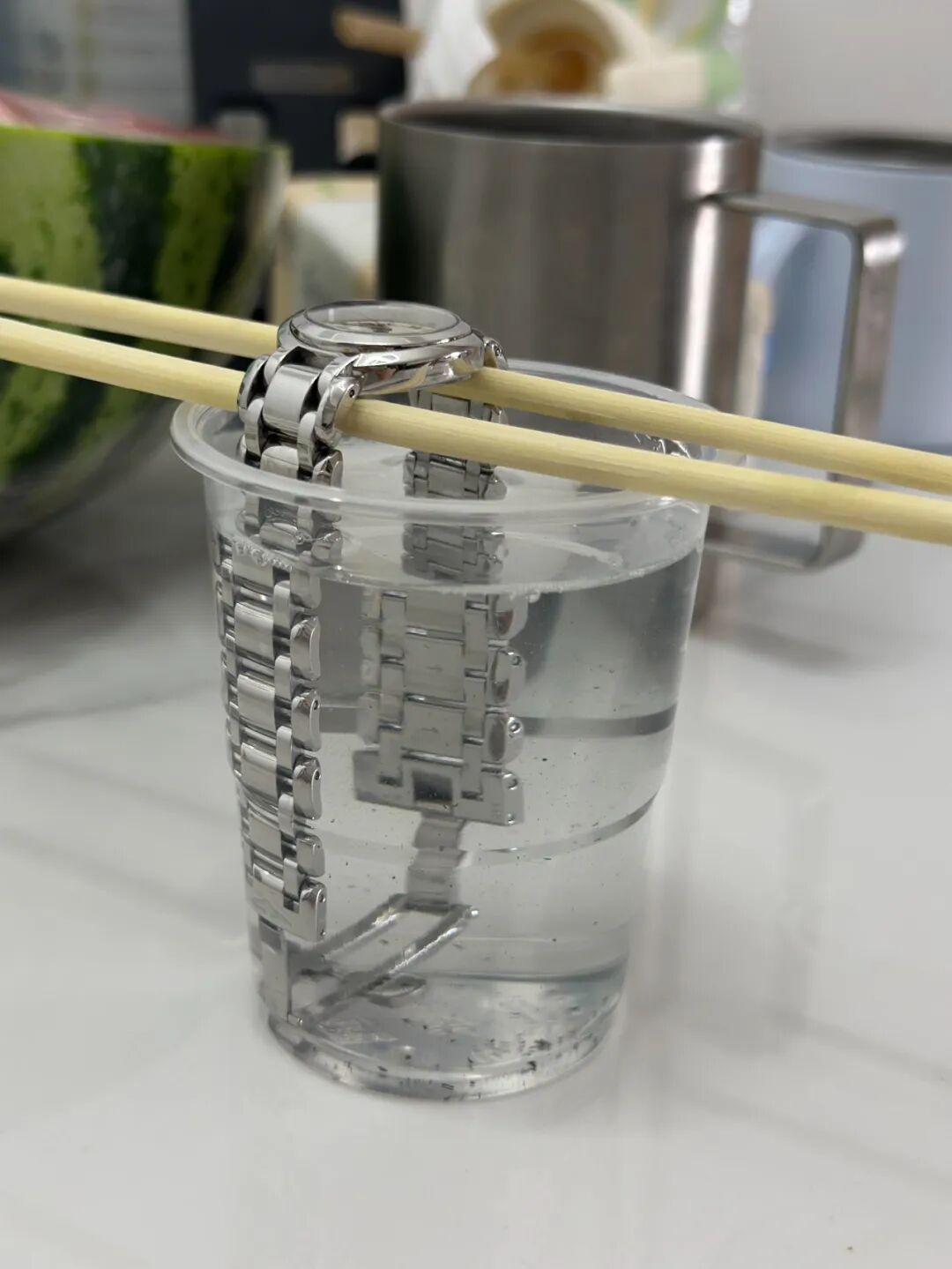 _被年轻人“生活鬼点子”折服了!看似离谱,却解决了不少生活痛点_被年轻人“生活鬼点子”折服了!看似离谱,却解决了不少生活痛点