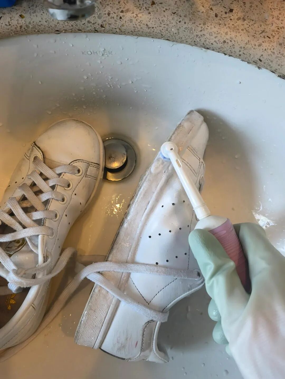 被年轻人“生活鬼点子”折服了!看似离谱,却解决了不少生活痛点__被年轻人“生活鬼点子”折服了!看似离谱,却解决了不少生活痛点