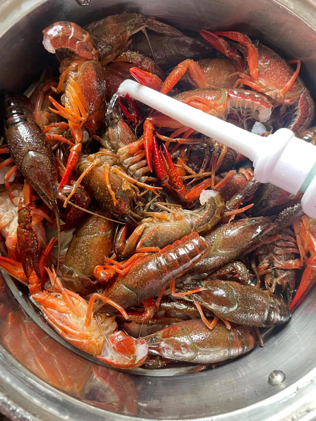 被年轻人“生活鬼点子”折服了!看似离谱,却解决了不少生活痛点__被年轻人“生活鬼点子”折服了!看似离谱,却解决了不少生活痛点