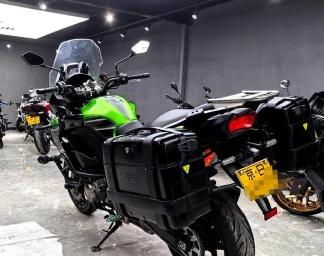 川崎官方在国内发布了全新的Versys1100车型，售价15.9万元，增量不增价看似良心新品实则技术配置大升级，满足骑行爱好者的多重需求-有驾