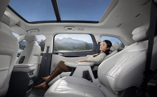 锐界L混动大七座,综合优惠至高5万!6月抄底,汉兰达跟不跟?-有驾