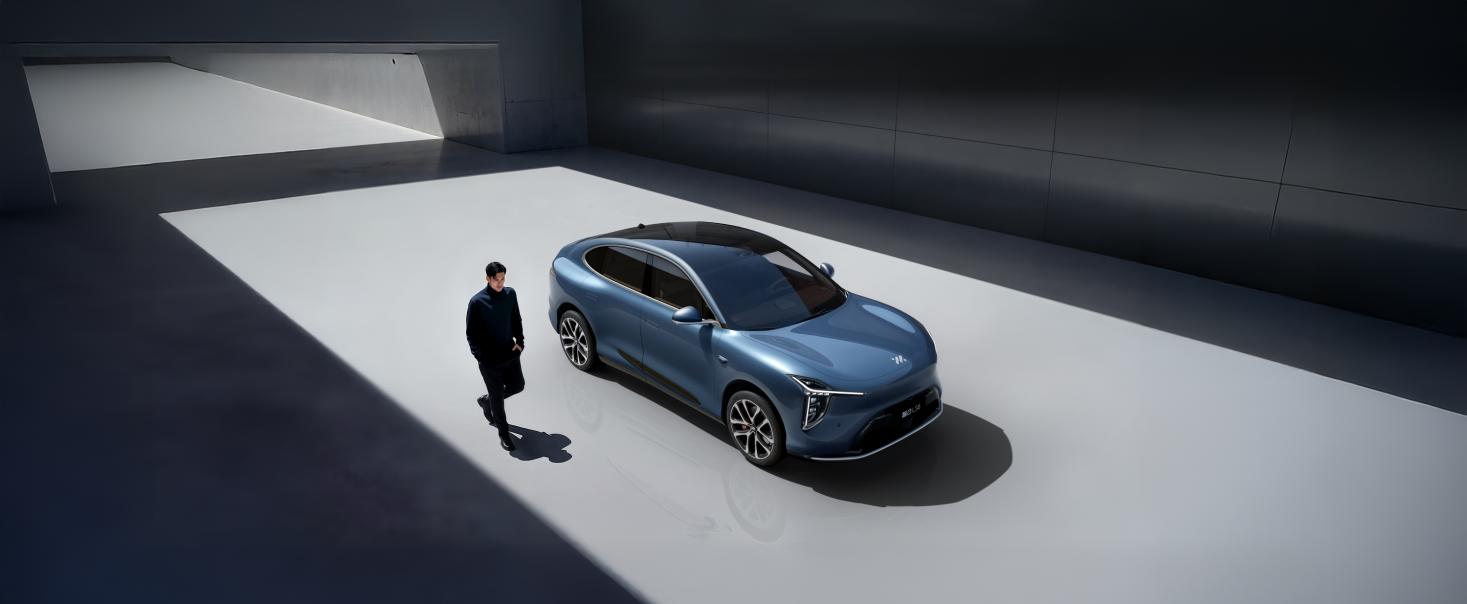 _智己行业首发“恒星”超级增程，是增程更是“自带超充桩的电车”_智己行业首发“恒星”超级增程，是增程更是“自带超充桩的电车”