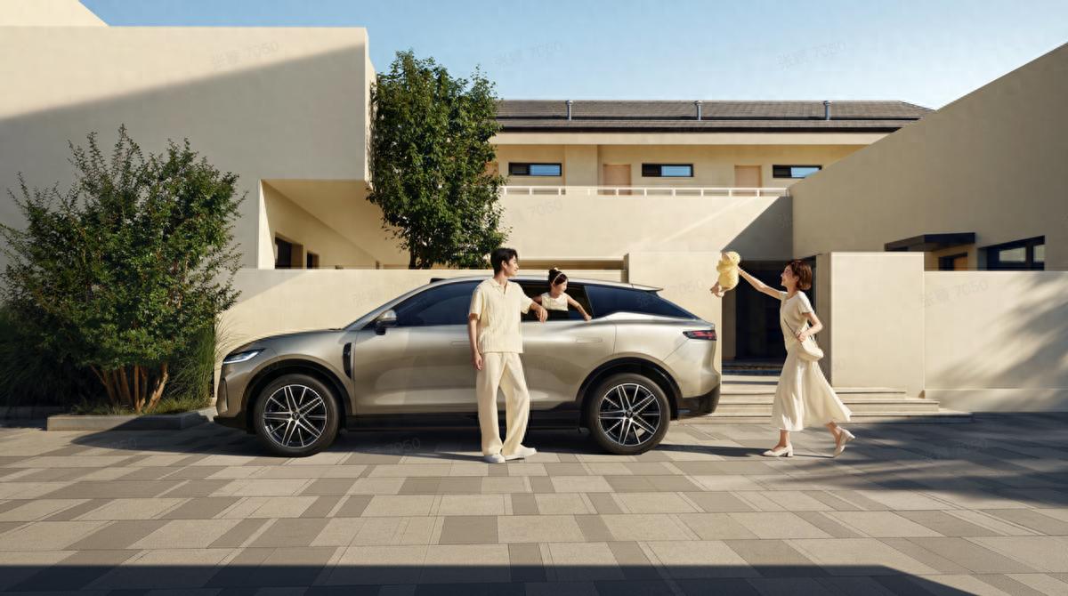 _配齐”担当 华系首款家用纯电SUV 全新岚图知音预售价22万元起_配齐”担当 华系首款家用纯电SUV 全新岚图知音预售价22万元起