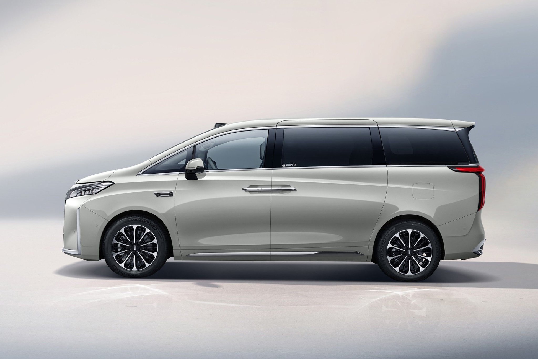 魏牌高山7开启预售 预售价28.98万元