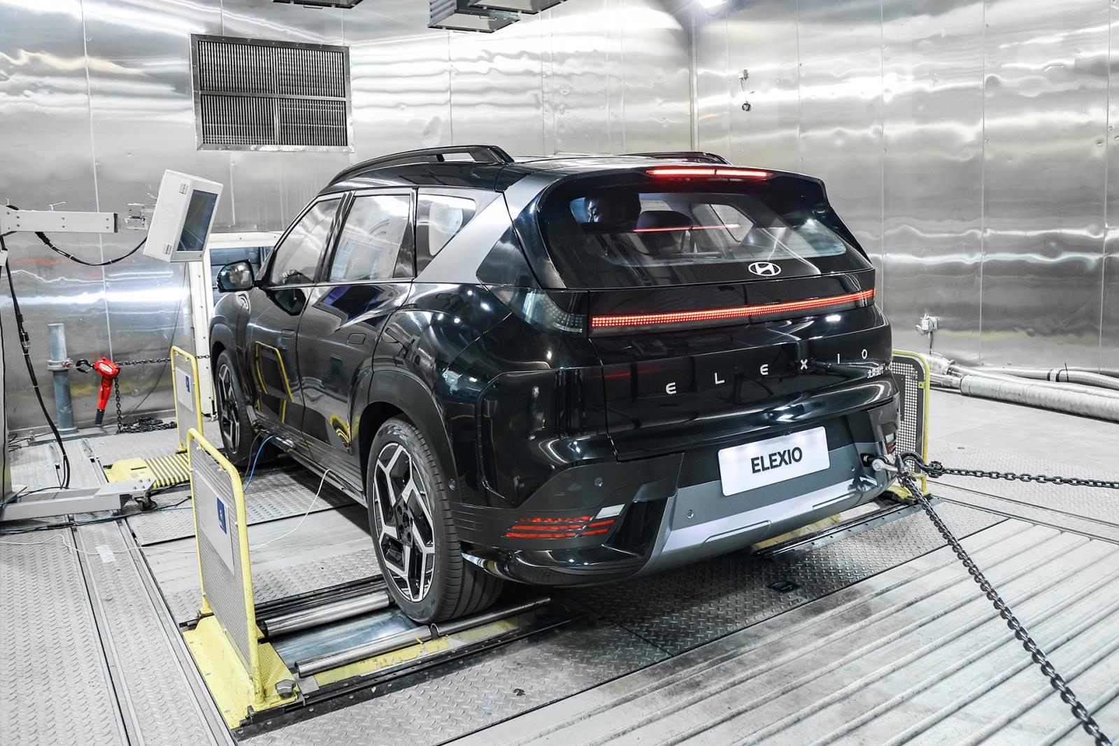 纯电操控新标尺？北京现代EO首测背后的技术逻辑__纯电操控新标尺？北京现代EO首测背后的技术逻辑