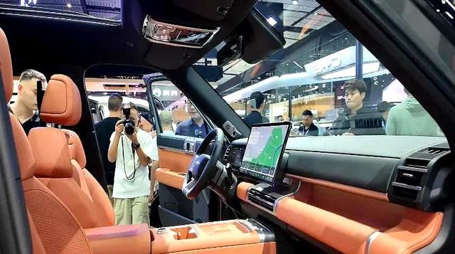 方程豹携2025年全新车型登场，科技与个性化定制，引领汽车新风潮-有驾