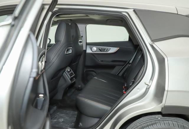 奇瑞亮剑！高颜值SUV售4万，156匹+终身质保-有驾