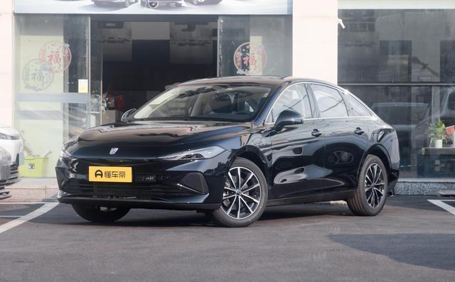 新车丨现款13.98万起-外观微调，新款海豹07DM-i实车亮相-有驾