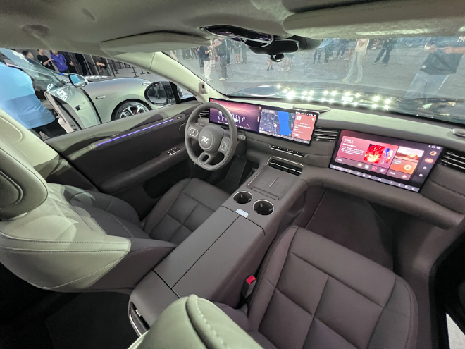 全新一代智己LS6正式上市 售价为19.79-26.99万元