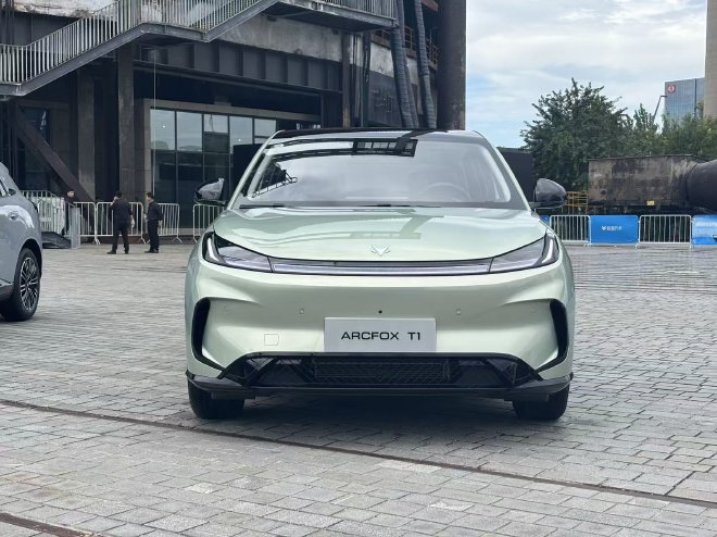 售价6.28-8.78万元 极狐T1正式上市